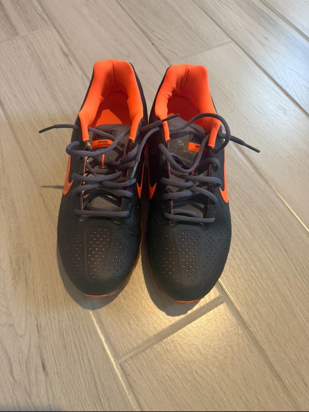 Nike Men's Black and Orange Running Sneakers
